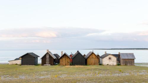 മടക്കയാത്രയില്ലാത്തിടത്ത്